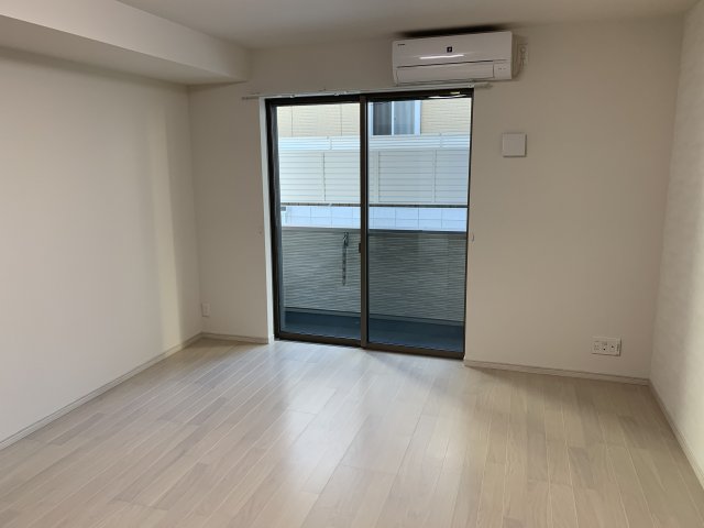 ウェルスクエア芦屋の居間写真