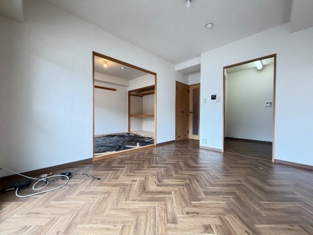 クレマンス甲東園の居間写真