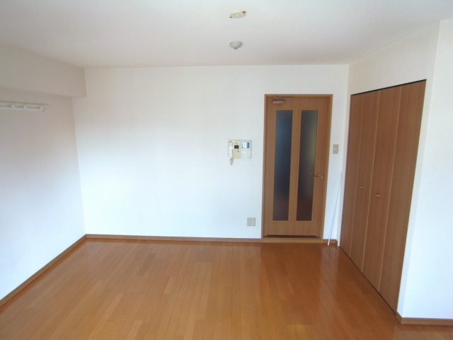 ディナスティ神戸元町通の居間写真