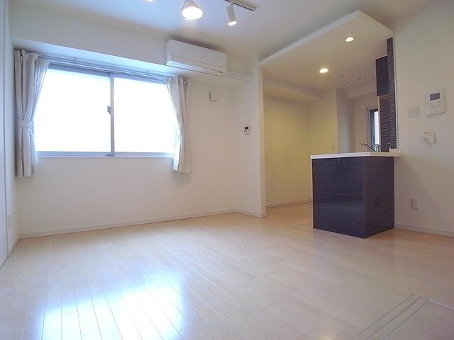 AOI FLATSの居間写真