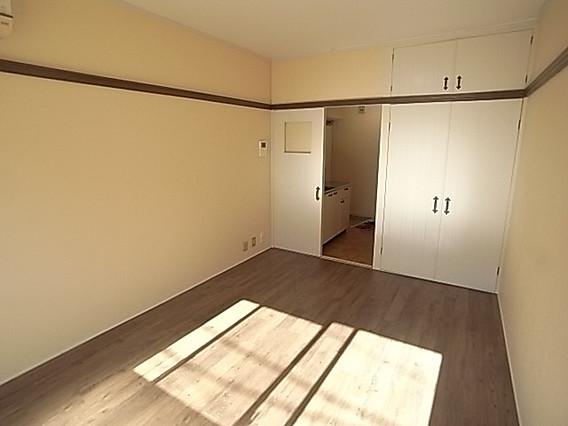 アクティ本山の居間写真
