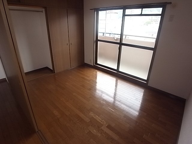 ウェルコート岡本の居間写真