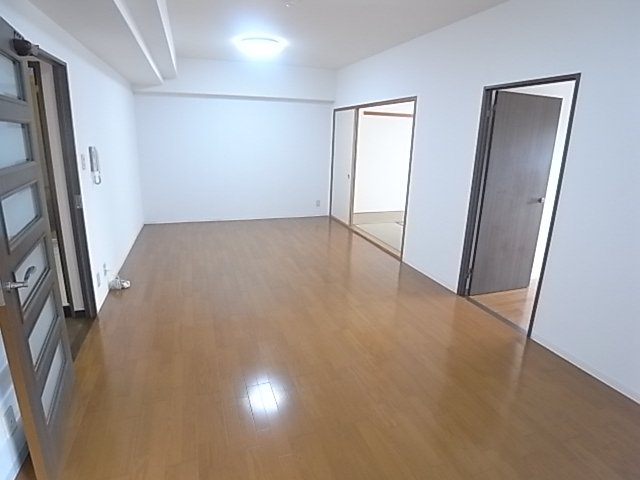 サヴァン・ヴェール芦屋の居間写真