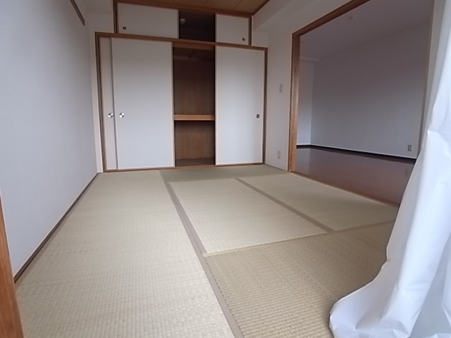 サヴァン・ヴェール芦屋の居間写真
