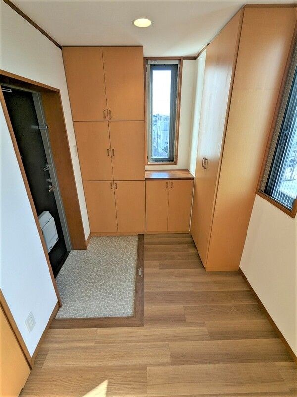 メインステージ芦屋川の玄関写真