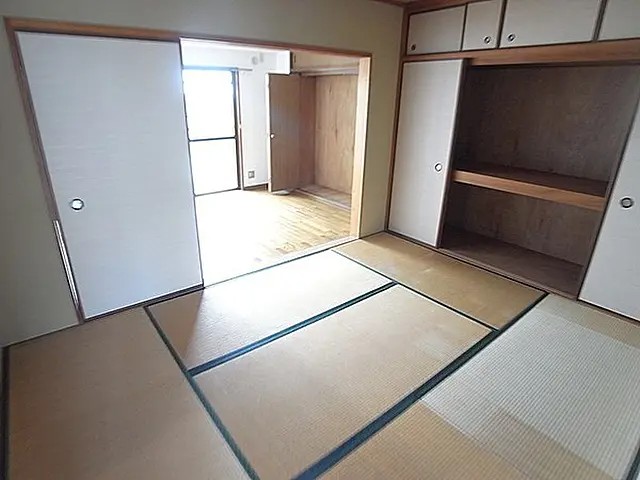 シティライフつかさ2の居間写真