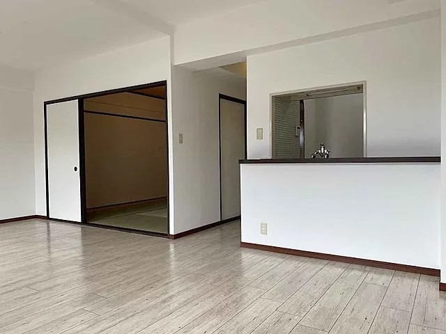 ルミナス本山の居間写真