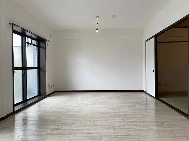 ルミナス本山の居間写真