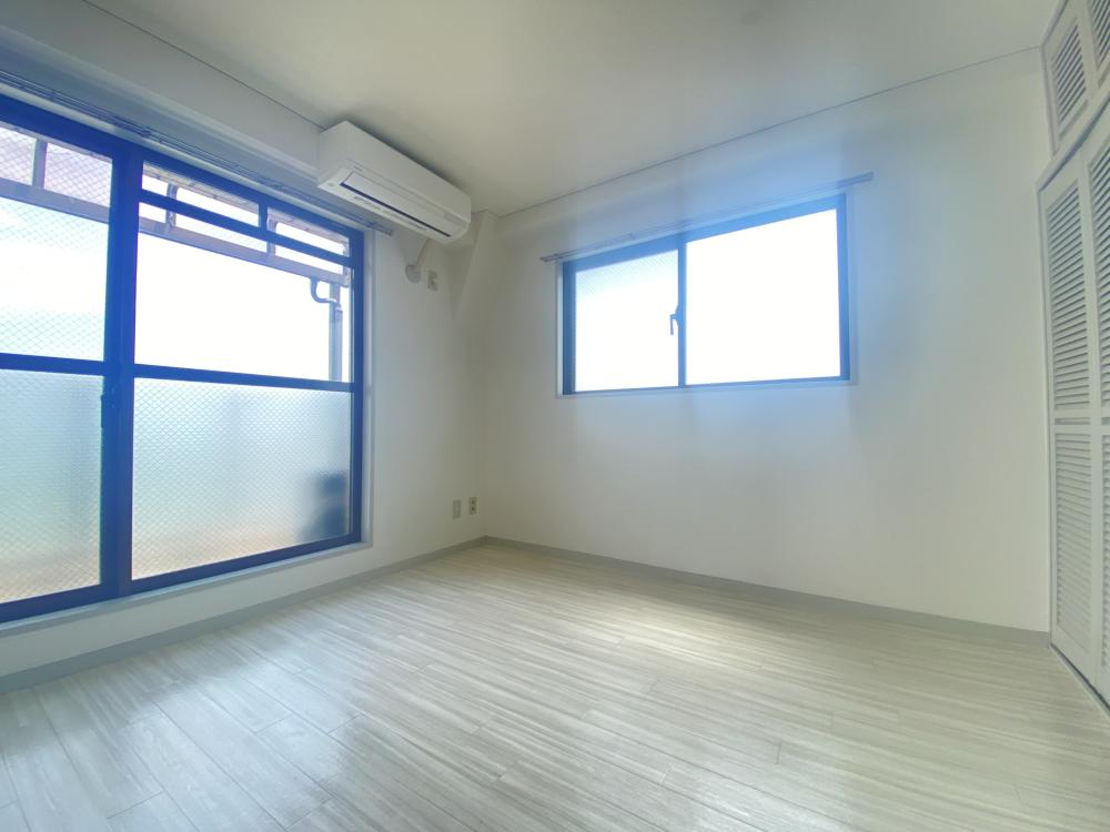 グレース芦屋の居間写真