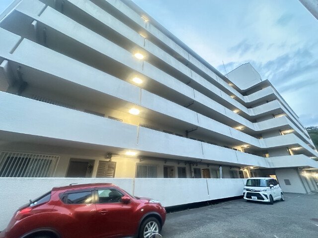 荒神山マンションの外観写真