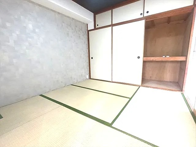 荒神山マンションの居間写真