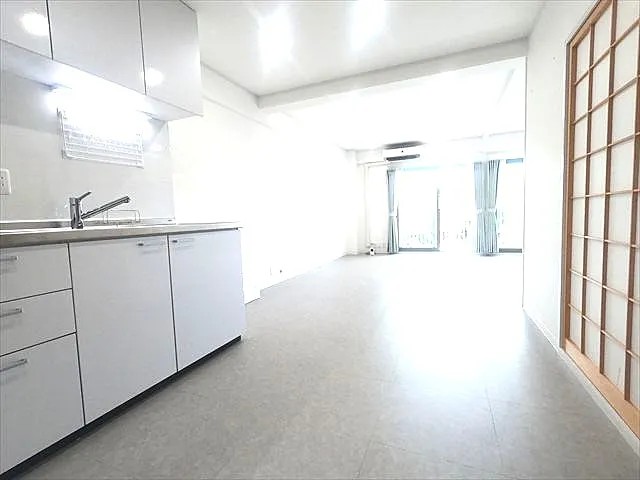 荒神山マンションの居間写真