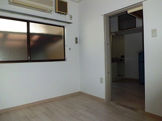 岡本ビラの居間写真