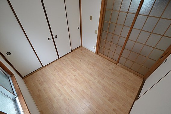 シャトーヒロの居間写真