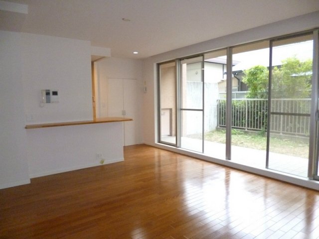 アーバンドルフ甲子園口の居間写真