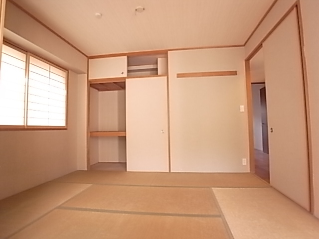 アーバンドルフ甲子園口の居間写真
