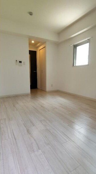 シャルマンパレ神戸花隈の居間写真