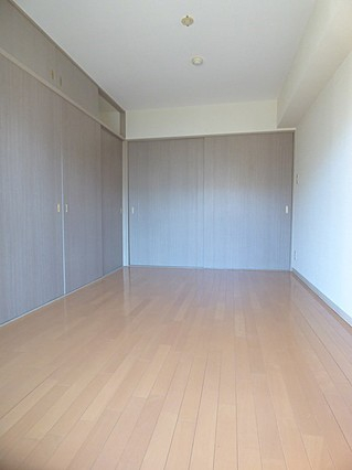 本山アネックスの居間写真