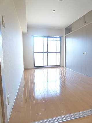 本山アネックスの居間写真