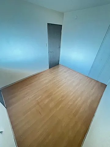 ヒルズ上甲子園の居間写真
