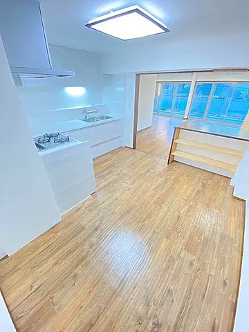 メゾン甲子園の居間写真