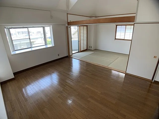 メゾン・ド・レーブ本山の居間写真