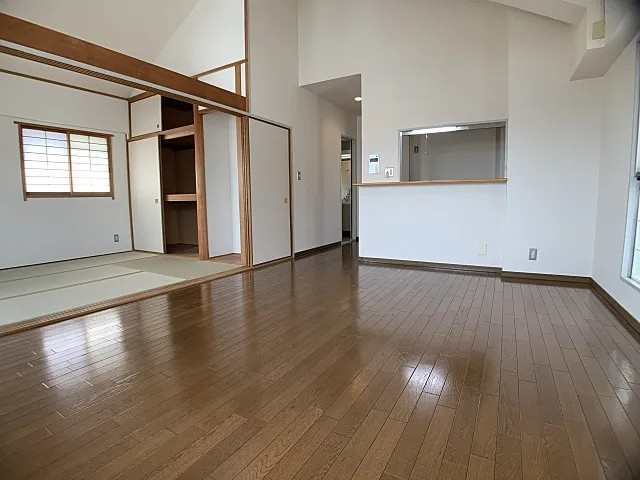 メゾン・ド・レーブ本山の居間写真