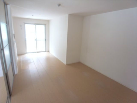ピケルーナ西宮北口の居間写真
