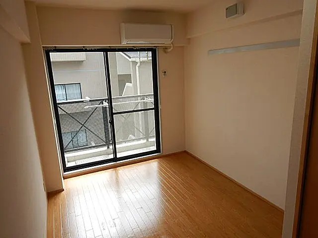 本山ヤングパレスの居間写真
