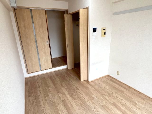 本山ヤングパレスの居間写真