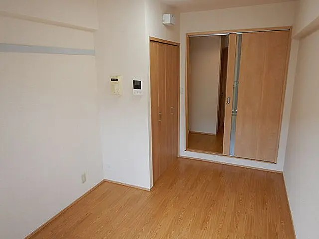 本山ヤングパレスの居間写真