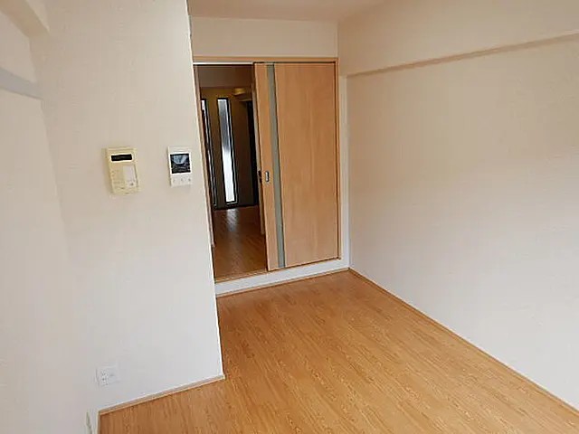 本山ヤングパレスの居間写真