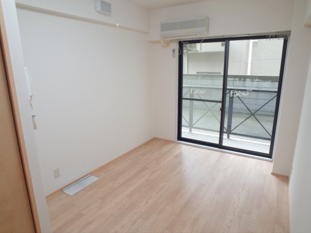 本山ヤングパレスの居間写真