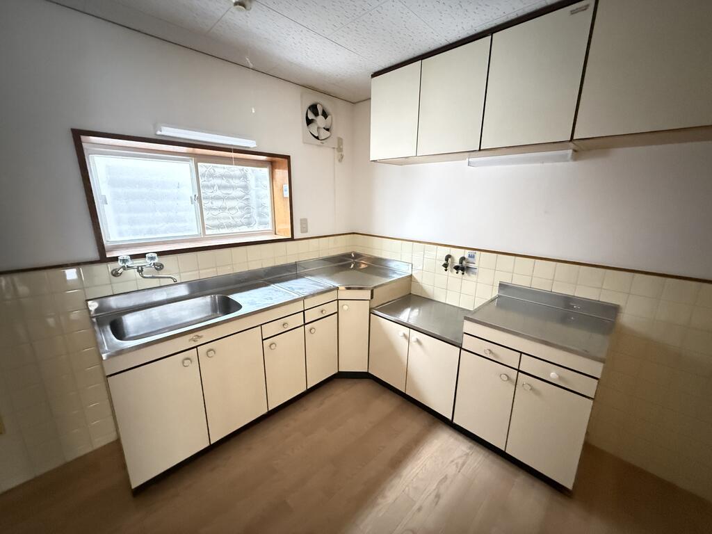 下山手住宅のキッチン写真