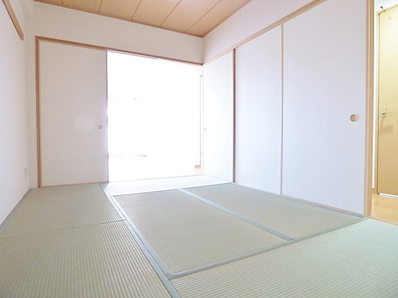 マルカール森南の居間写真