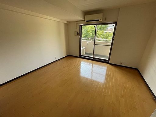 ボヌール恋野の居間写真
