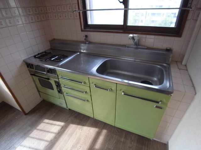 ライオンズマンション神戸元町のキッチン写真