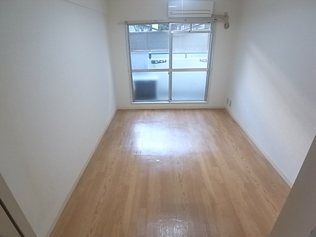 セルダン西芦屋の居間写真