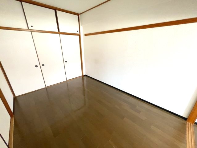 ロイヤルハイツ甲子園口の居間写真