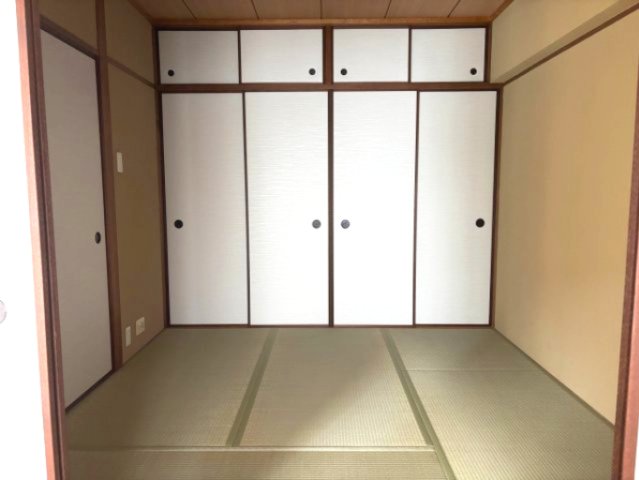 ローズハイツ芦屋の居間写真