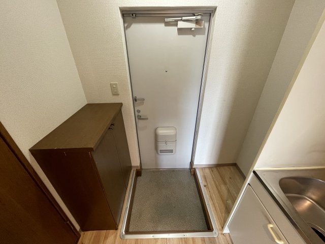 東海道本線 摩耶駅 徒歩5分 3階建 築30年の玄関写真