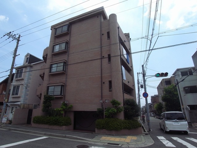 ヴィラヌーブ本山の外観写真