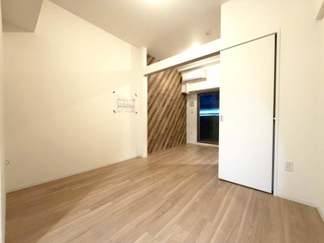 セレニテ神戸駅前アリエの居間写真