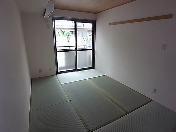 セジュール岡本の居間写真