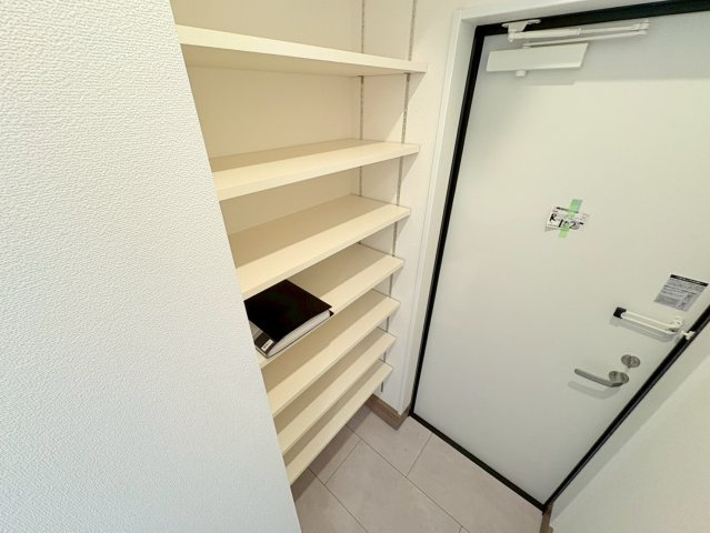 リブレメゾン住吉の玄関写真