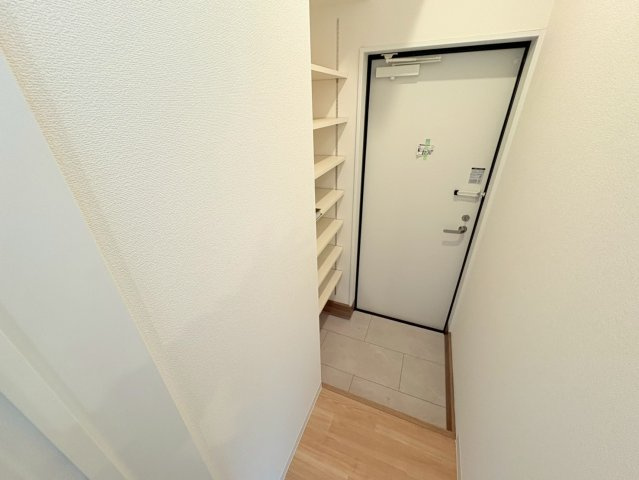 リブレメゾン住吉の玄関写真