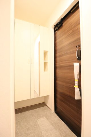 ラポール岡本D-room西岡本の玄関写真