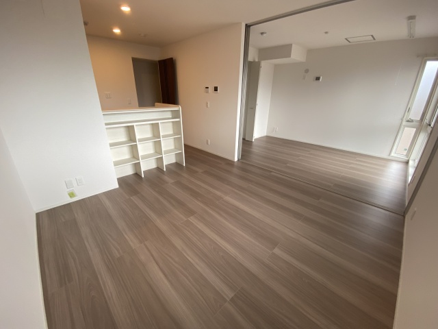ラポール岡本D-room西岡本の居間写真