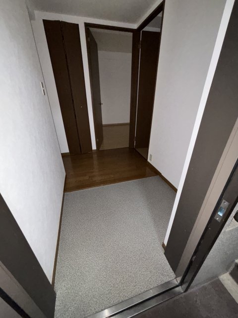 ロイヤルアーク芦屋の玄関写真