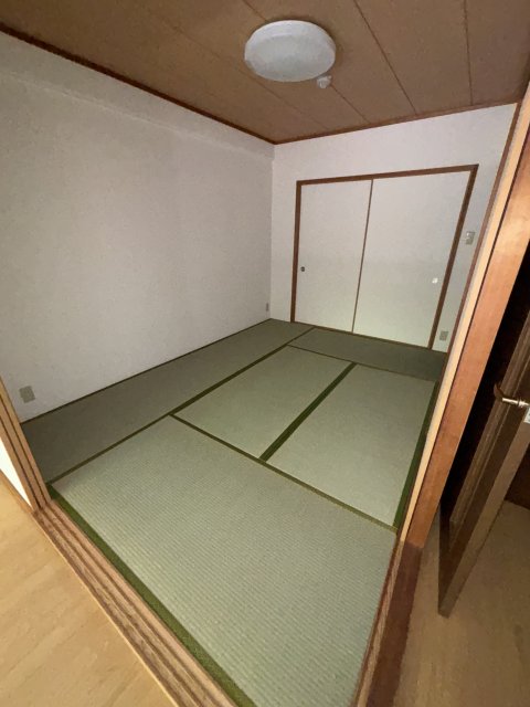 ロイヤルアーク芦屋の居間写真